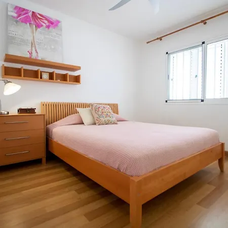 度假居 Comfortable With Garden & Solarium